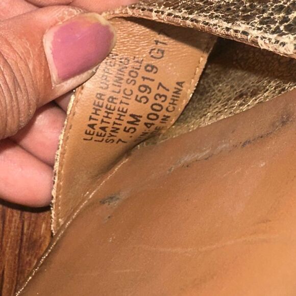 TORY BURCH Elegant Gold Ankle Strap Sandals SIZE 7.5 - Picture 8 of 9